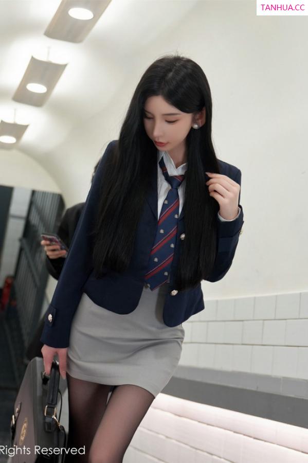 周于希dummy  [XiuRen]高清写真图 2023.07.14 No.7086 周于希Sally 制服短裙第9张图片